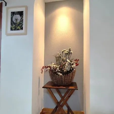 Casa 3 Vents A Santa Leocadia Daire *