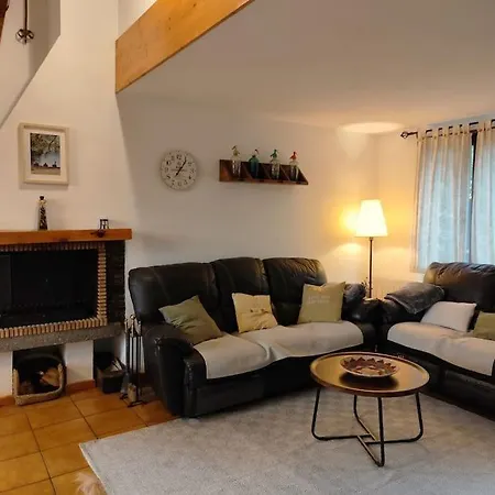 Casa 3 Vents A Santa Leocadia Daire *